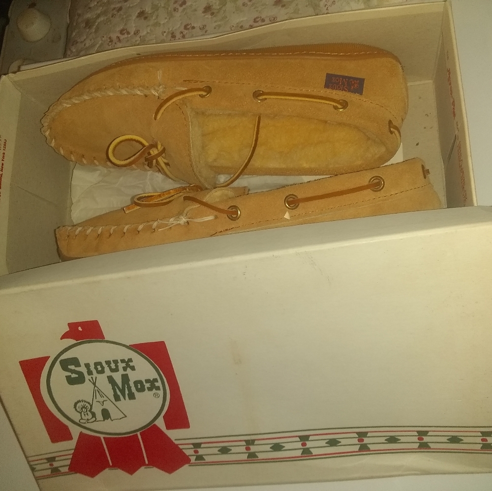 Sioux Mox Moccasins